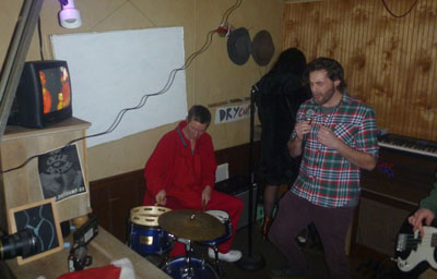 gavin bailey sings at the Dry Campus party by Zach Surp